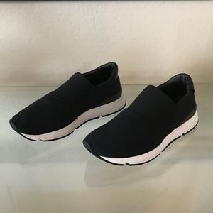 "NEW" VINCE TRUSCOTT NEOPRENE SLIP-ON SNEAKERS